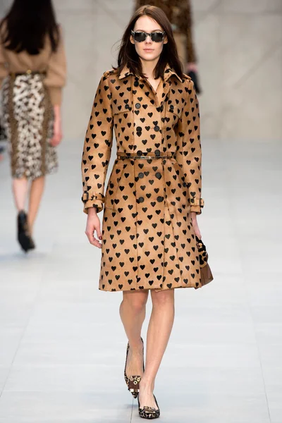 Look 14
